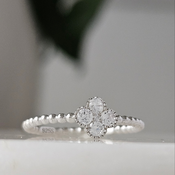 Dainty Minimalist Clover Ring, solid 925 Sterling Silver Charmed Aroma - Picture 5 of 5